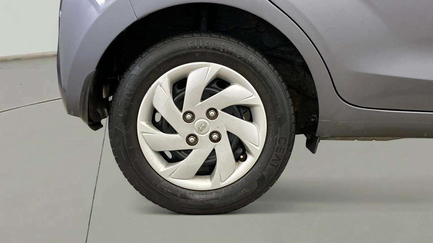 2019 Hyundai NEW SANTRO SPORTZ CNG, CNG, Manual, 64,816 km, Right Rear Wheel