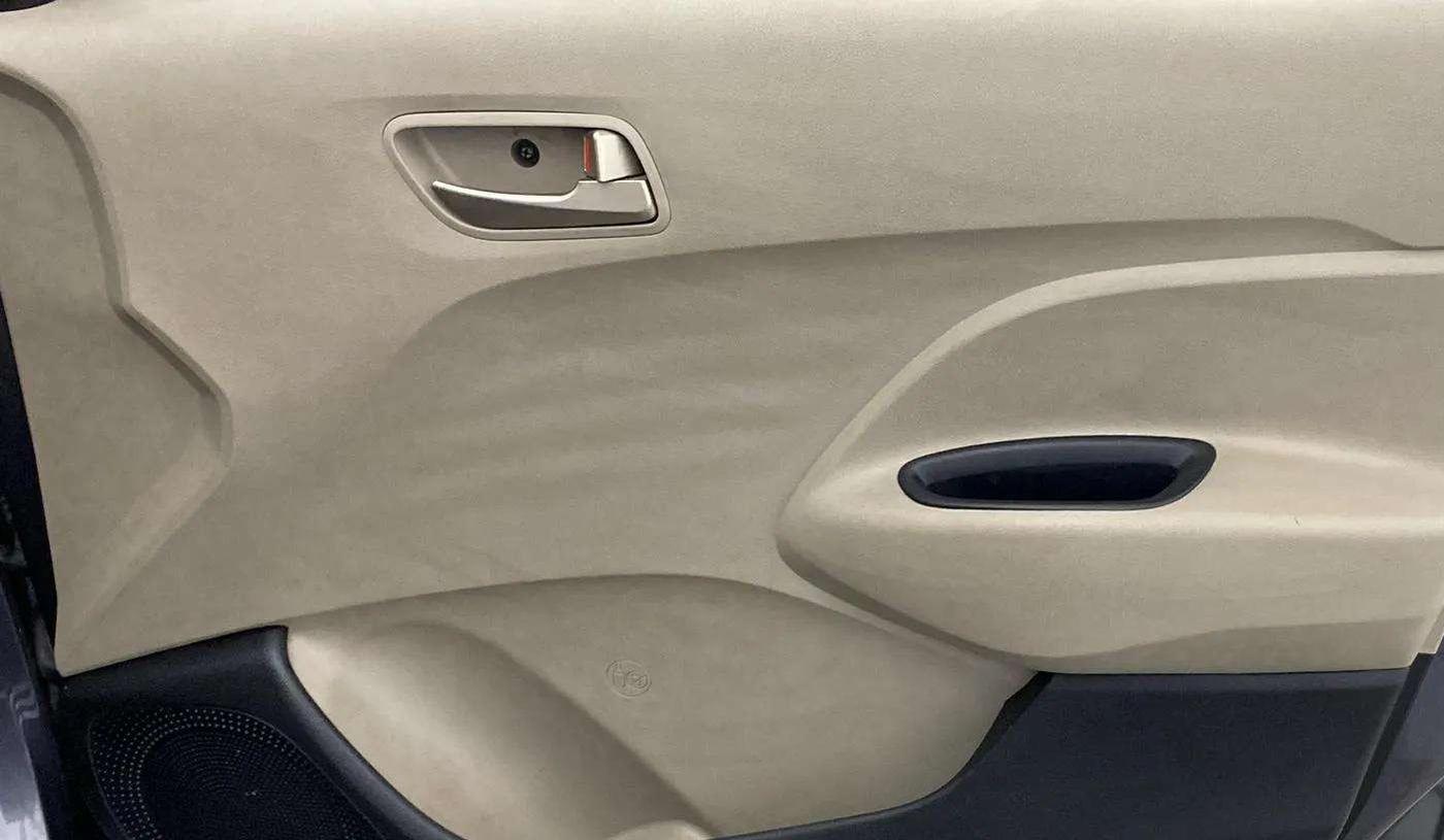 2019 Hyundai NEW SANTRO SPORTZ CNG, CNG, Manual, 64,816 km, Driver Side Door Panels Control