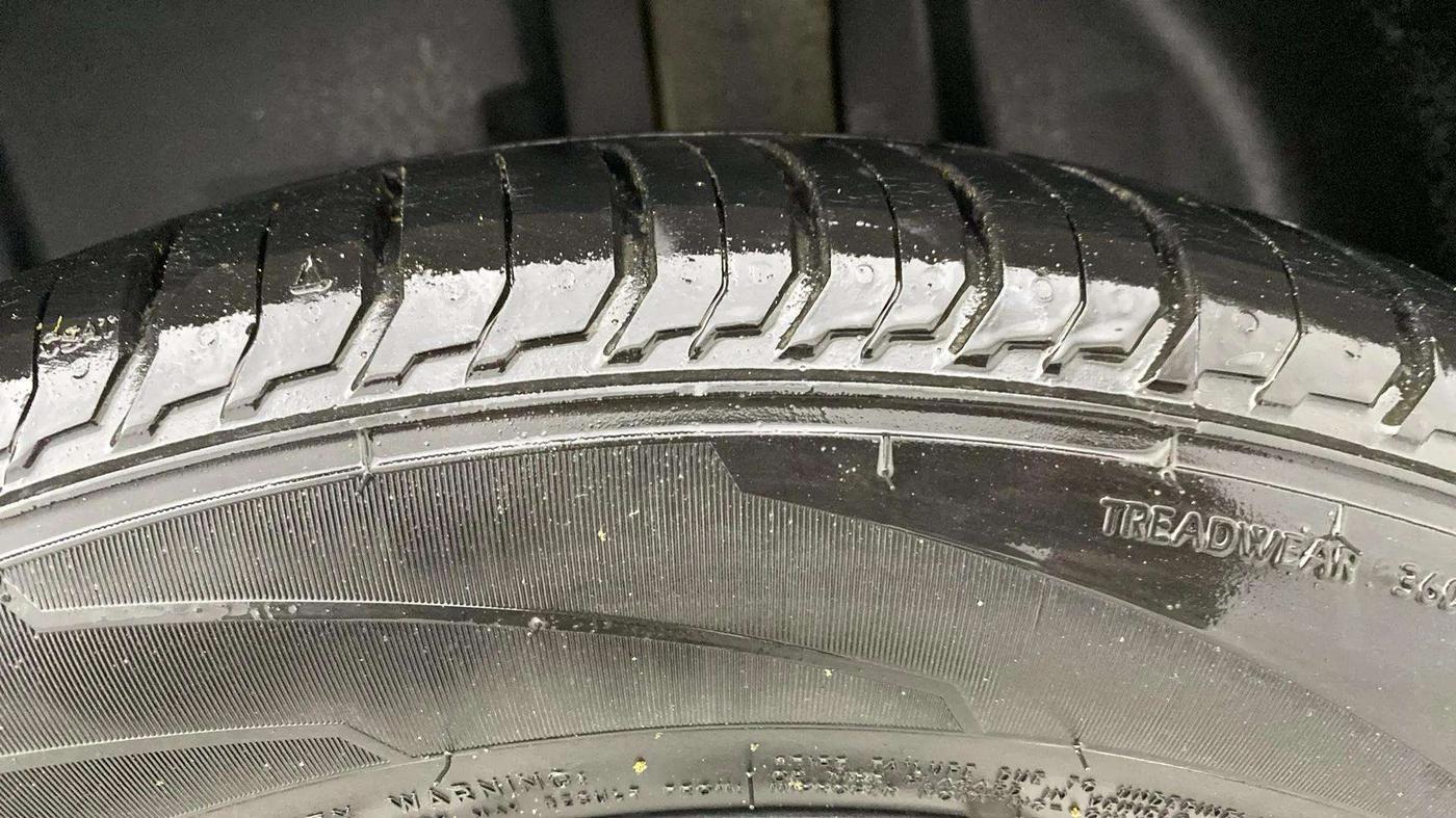 2022 Skoda SLAVIA STYLE 1.0L TSI AT, Petrol, Automatic, 19,051 km, Left Rear Tyre Tread