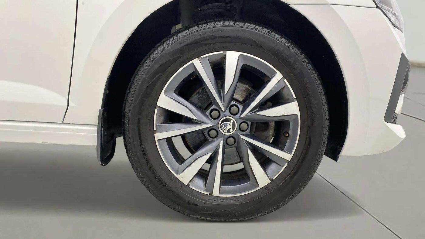 2022 Skoda SLAVIA STYLE 1.0L TSI AT, Petrol, Automatic, 19,051 km, Right Front Wheel