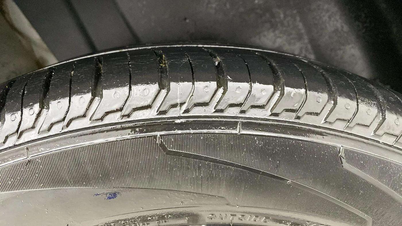 2022 Skoda SLAVIA STYLE 1.0L TSI AT, Petrol, Automatic, 19,051 km, Right Rear Tyre Tread