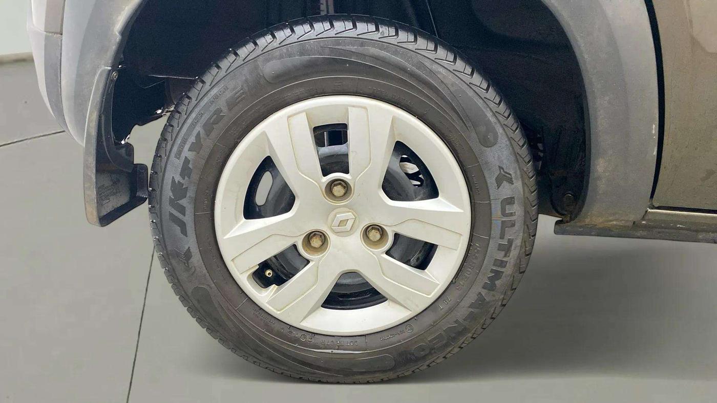 2019 Renault Kwid RXT 1.0 AMT (O), Petrol, Automatic, 24,047 km, Right Rear Wheel