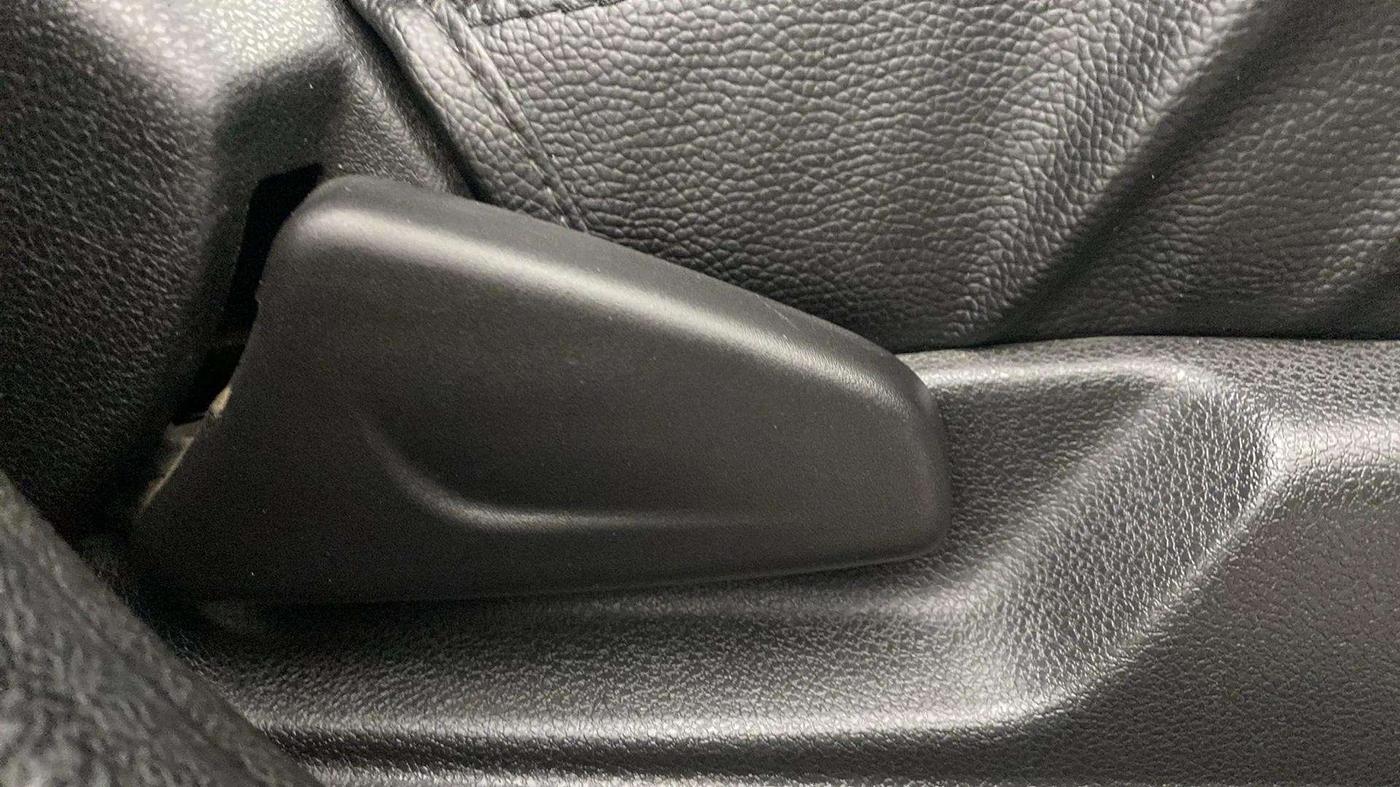 2019 Renault Kwid RXT 1.0 AMT (O), Petrol, Automatic, 24,047 km, Driver Side Adjustment Panel