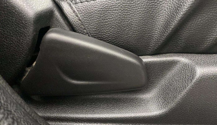 2019 Renault Kwid RXT 1.0 AMT (O), Petrol, Automatic, 24,047 km, Driver Side Adjustment Panel