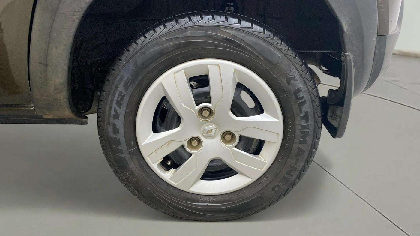 2019 Renault Kwid RXT 1.0 AMT (O), Petrol, Automatic, 24,047 km, Left Rear Wheel