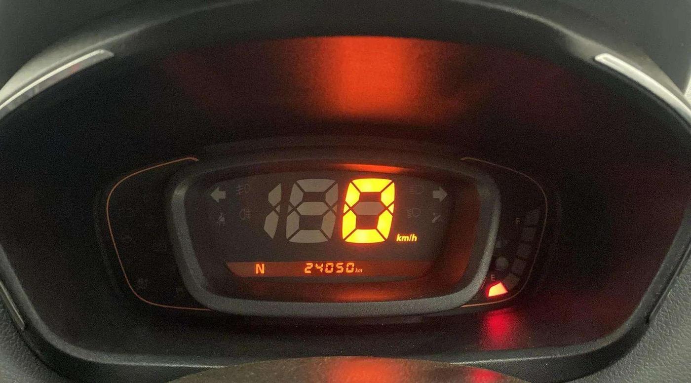 2019 Renault Kwid RXT 1.0 AMT (O), Petrol, Automatic, 24,047 km, Odometer Image