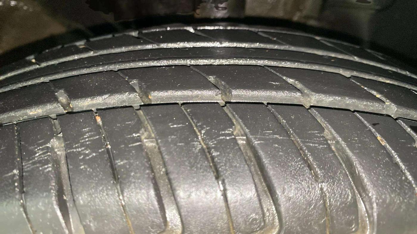 2019 Renault Kwid RXT 1.0 AMT (O), Petrol, Automatic, 24,047 km, Right Front Tyre Tread