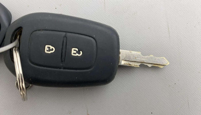 2019 Renault Kwid RXT 1.0 AMT (O), Petrol, Automatic, 24,047 km, Key Close Up