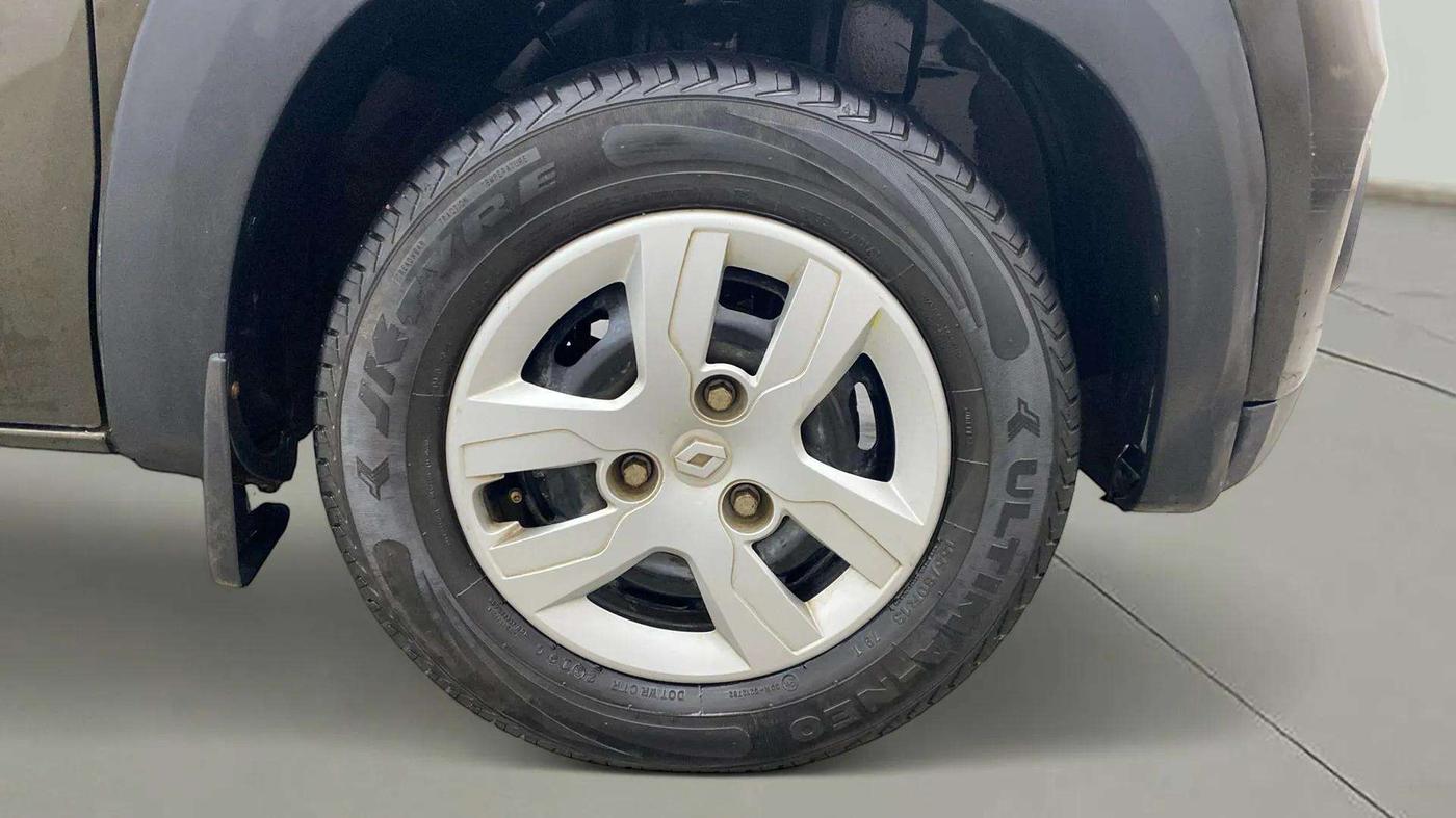 2019 Renault Kwid RXT 1.0 AMT (O), Petrol, Automatic, 24,047 km, Right Front Wheel