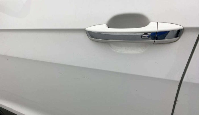 2021 Skoda KUSHAQ STYLE 1.0L TSI AT, Petrol, Automatic, 28,309 km, Front passenger door - Minor scratches