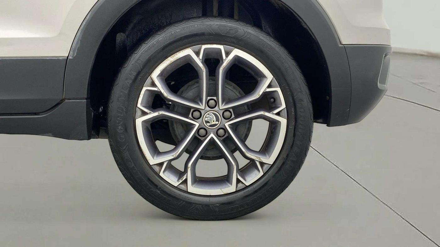 2021 Skoda KUSHAQ STYLE 1.0L TSI AT, Petrol, Automatic, 28,733 km, Left Rear Wheel