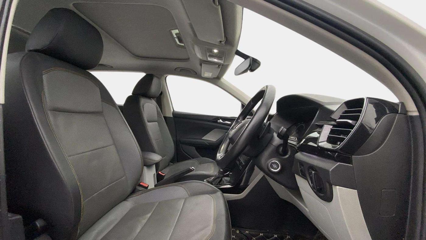 2021 Skoda KUSHAQ STYLE 1.0L TSI AT, Petrol, Automatic, 28,733 km, Right Side Front Door Cabin