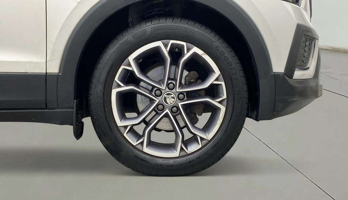 2021 Skoda KUSHAQ STYLE 1.0L TSI AT, Petrol, Automatic, 28,309 km, Right Front Wheel
