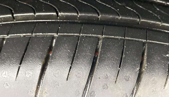 2021 Skoda KUSHAQ STYLE 1.0L TSI AT, Petrol, Automatic, 28,309 km, Right Front Tyre Tread