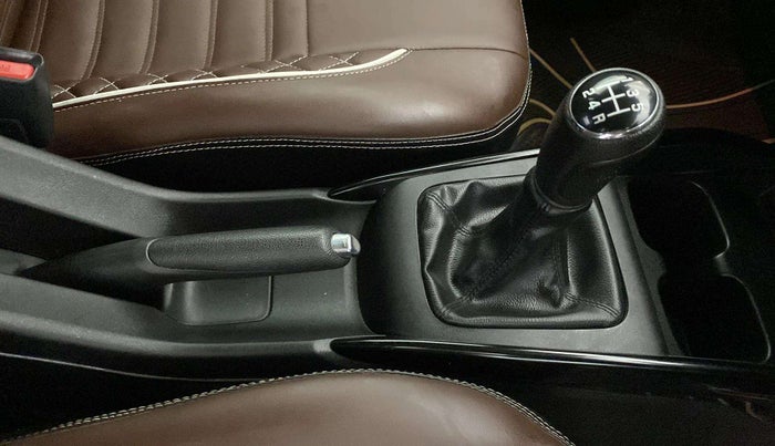 2022 Toyota Glanza V, Petrol, Manual, 35,448 km, Gear Lever