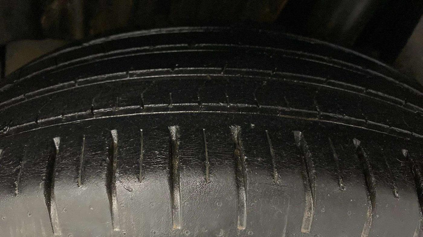 2022 Toyota Glanza V, Petrol, Manual, 35,711 km, Left Rear Tyre Tread