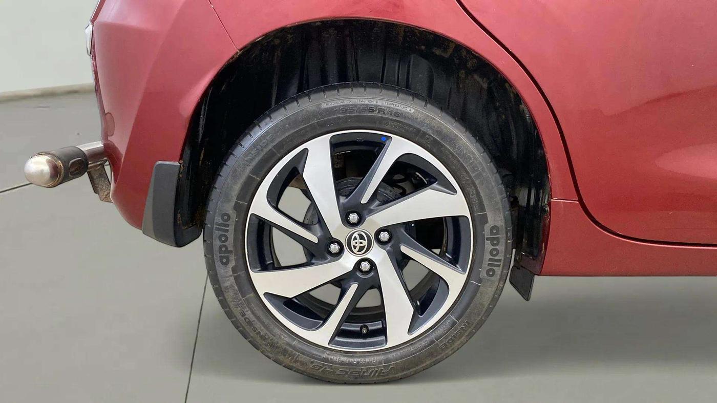 2022 Toyota Glanza V, Petrol, Manual, 35,711 km, Right Rear Wheel