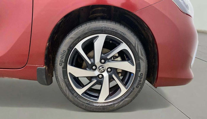2022 Toyota Glanza V, Petrol, Manual, 35,448 km, Right Front Wheel
