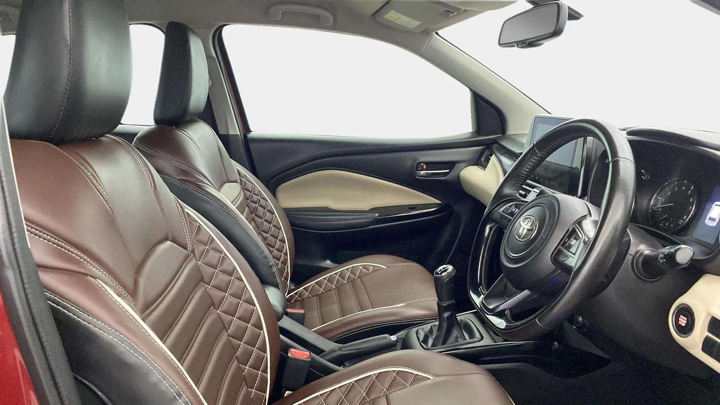 2022 Toyota Glanza V, Petrol, Manual, 35,711 km, Right Side Front Door Cabin