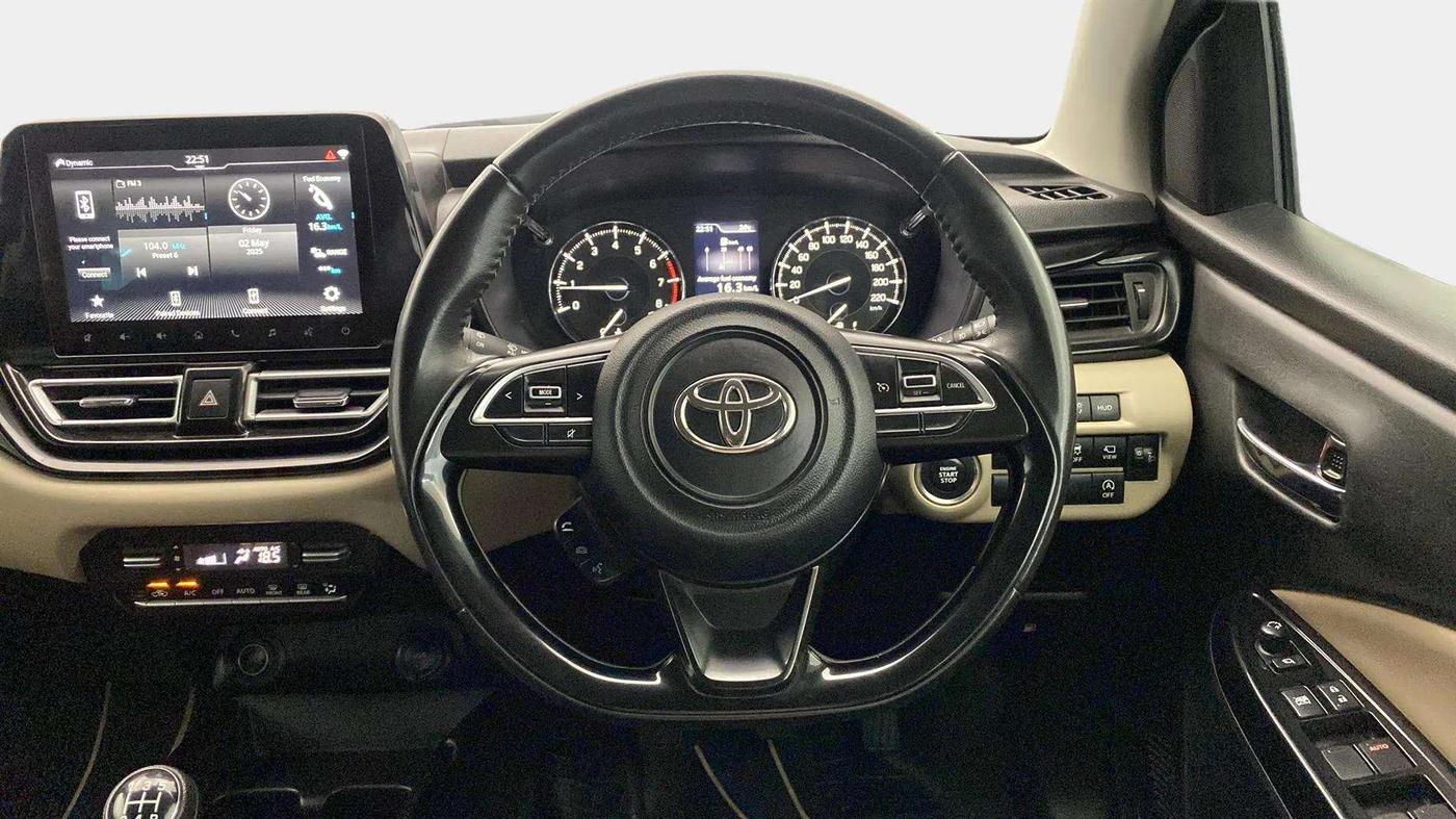 2022 Toyota Glanza V, Petrol, Manual, 35,711 km, Steering Wheel Close Up