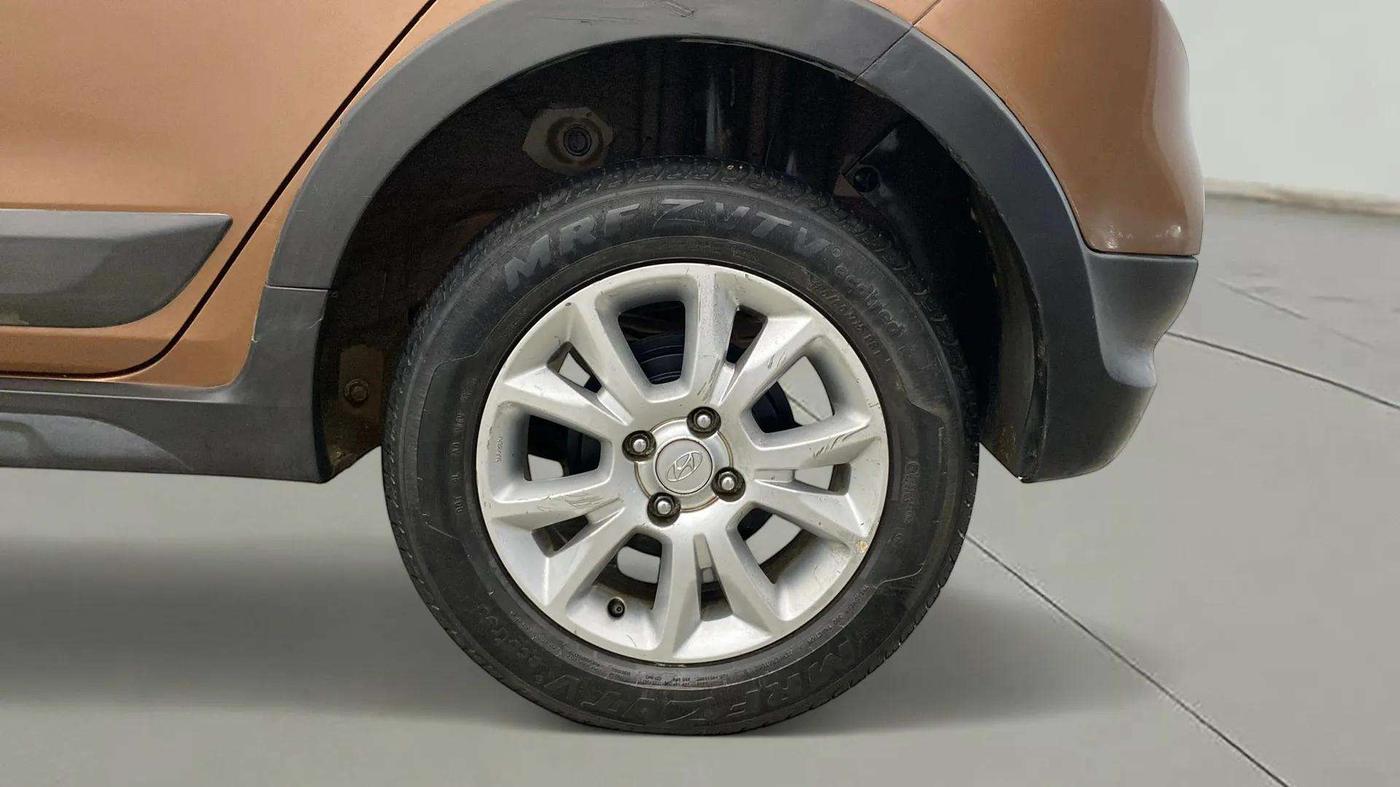 2016 Hyundai i20 Active 1.2 S, Petrol, Manual, 56,030 km, Left Rear Wheel