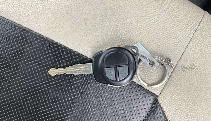 2018 Maruti Wagon R 1.0 VXI OPT, Petrol, Manual, 72,230 km, Key Close Up