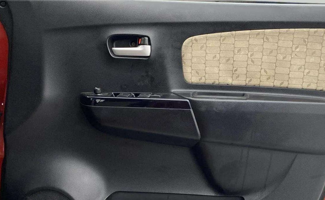 2018 Maruti Wagon R 1.0 VXI OPT, Petrol, Manual, 72,461 km, Driver Side Door Panels Control