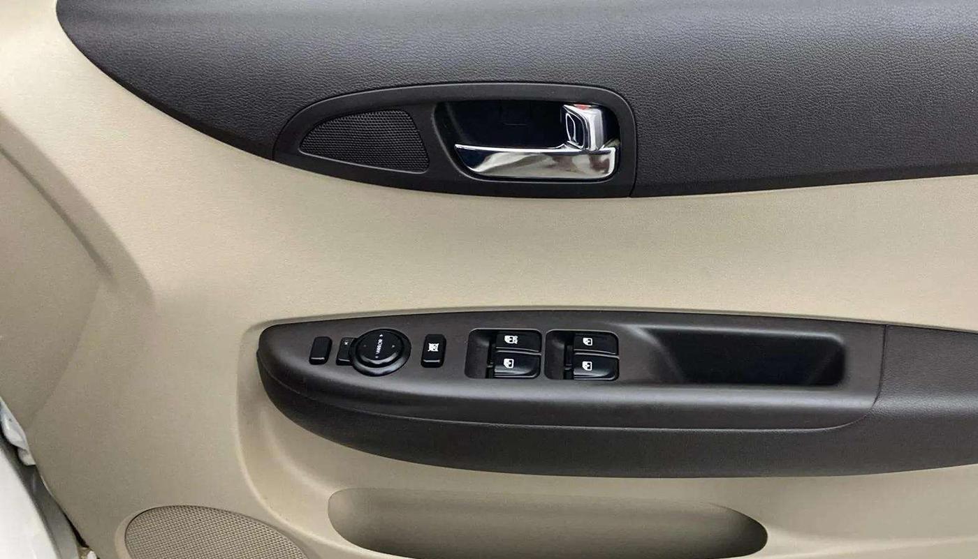 2014 Hyundai i20 ASTA 1.2, Petrol, Manual, 78,545 km, Driver Side Door Panels Control