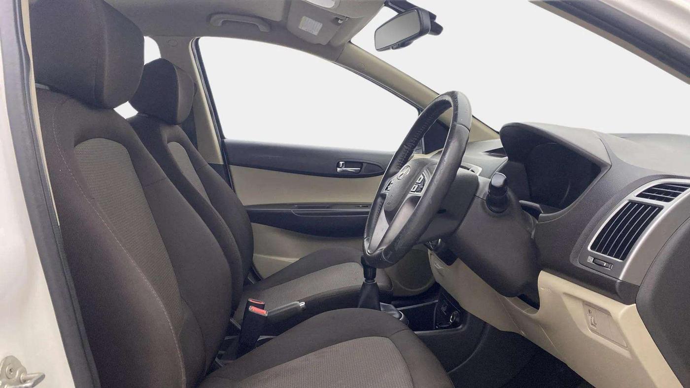 2014 Hyundai i20 ASTA 1.2, Petrol, Manual, 78,545 km, Right Side Front Door Cabin