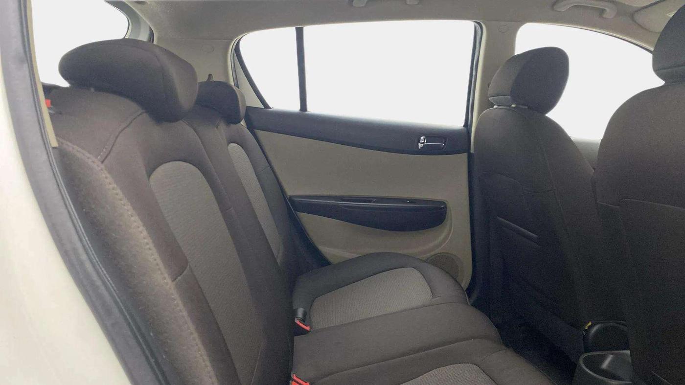 2014 Hyundai i20 ASTA 1.2, Petrol, Manual, 78,545 km, Right Side Rear Door Cabin