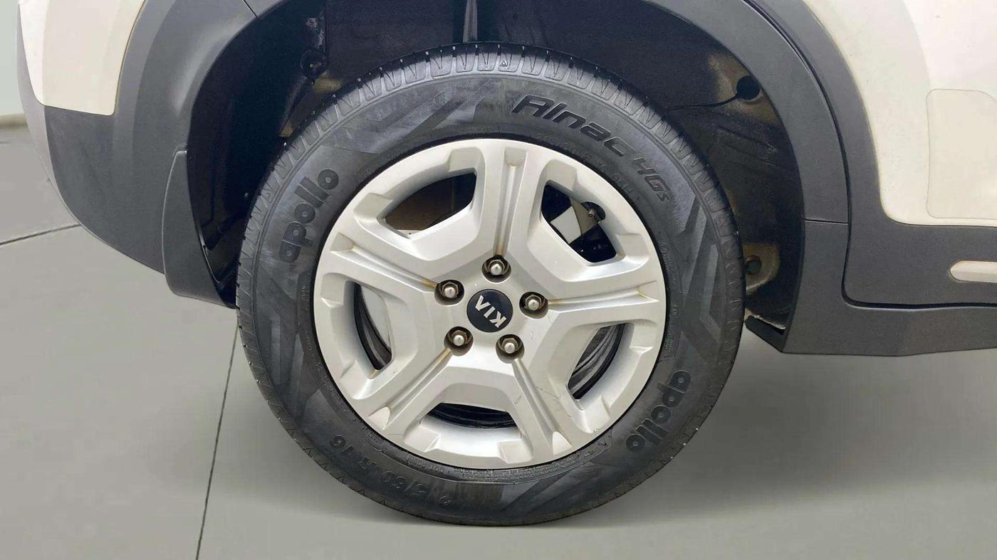 2020 KIA SONET HTX 1.5, Diesel, Manual, 53,682 km, Right Rear Wheel