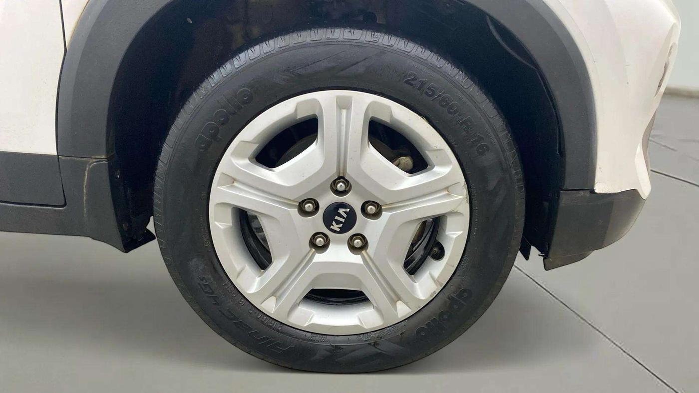 2020 KIA SONET HTX 1.5, Diesel, Manual, 53,682 km, Right Front Wheel