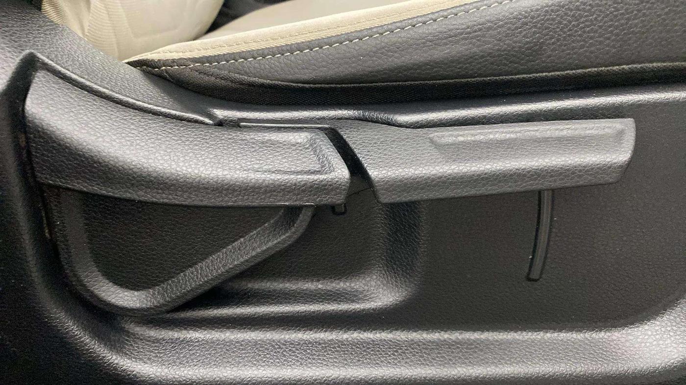 2020 KIA SONET HTX 1.5, Diesel, Manual, 53,682 km, Driver Side Adjustment Panel
