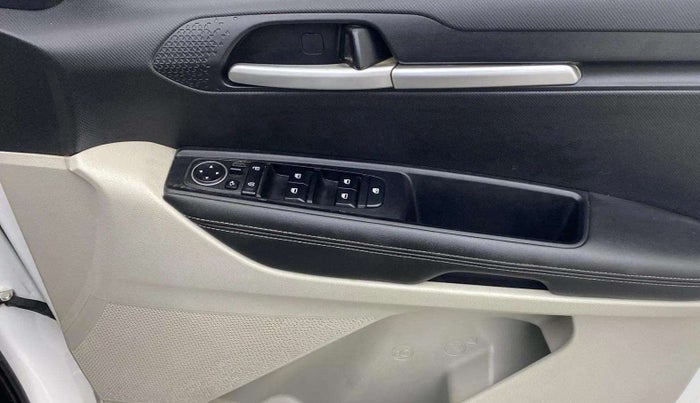 2020 KIA SONET HTX 1.5, Diesel, Manual, 53,632 km, Driver Side Door Panels Control