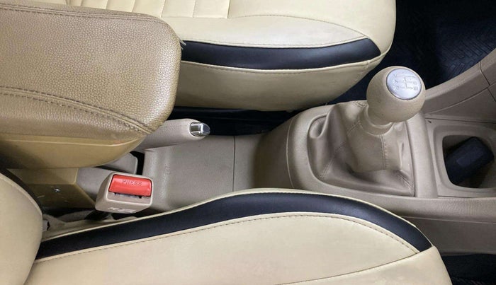2017 Maruti Ertiga VXI, Petrol, Manual, 27,099 km, Gear Lever