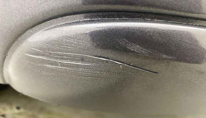 2017 Maruti Ertiga VXI, Petrol, Manual, 27,099 km, Front bumper - Minor scratches