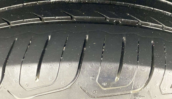 2022 MG ASTOR SHARP 1.3 TURBO AT, Petrol, Automatic, 20,392 km, Left Rear Tyre Tread