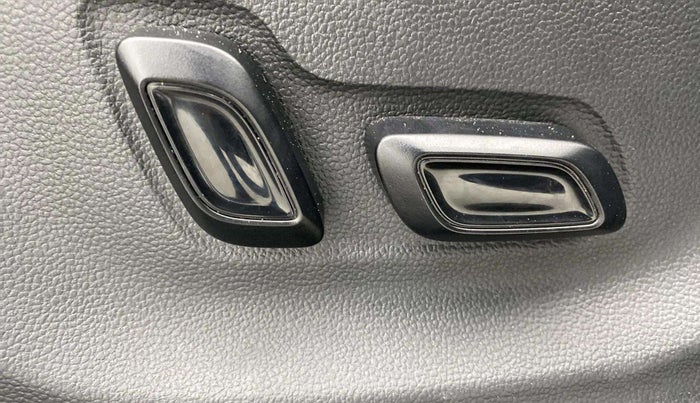 2022 MG ASTOR SHARP 1.3 TURBO AT, Petrol, Automatic, 20,392 km, Driver Side Door Panels Control
