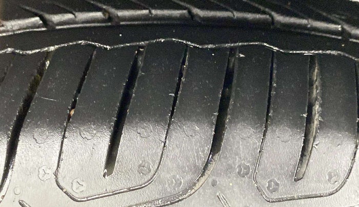 2022 MG ASTOR SHARP 1.3 TURBO AT, Petrol, Automatic, 20,392 km, Left Front Tyre Tread