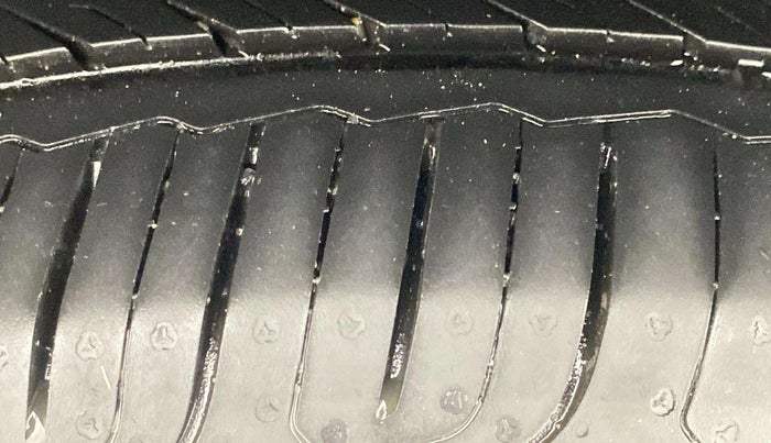 2022 MG ASTOR SHARP 1.3 TURBO AT, Petrol, Automatic, 20,392 km, Right Rear Tyre Tread
