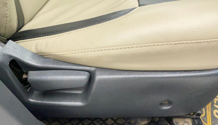 2016 Maruti Alto K10 VXI (O), Petrol, Manual, 97,021 km, Driver Side Adjustment Panel