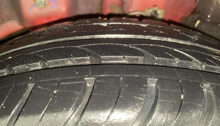 2018 Hyundai Eon ERA +, Petrol, Manual, 28,501 km, Left Rear Tyre Tread