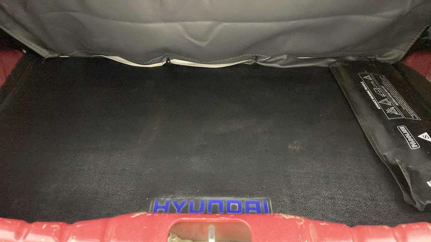 2018 Hyundai Eon ERA +, Petrol, Manual, 28,501 km, Boot Inside