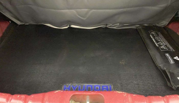 2018 Hyundai Eon ERA +, Petrol, Manual, 28,501 km, Boot Inside