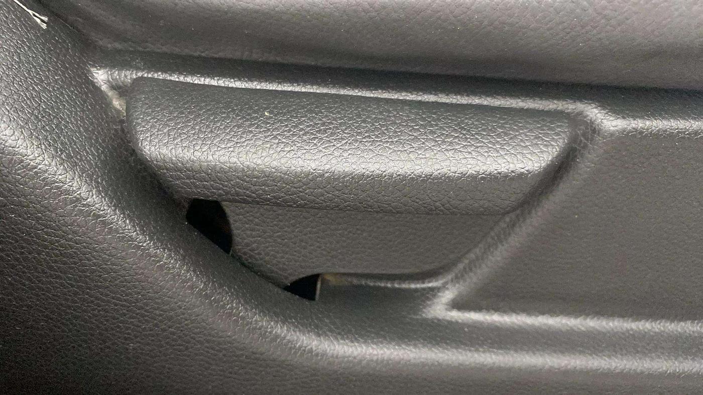 2018 Hyundai Eon ERA +, Petrol, Manual, 28,501 km, Driver Side Adjustment Panel