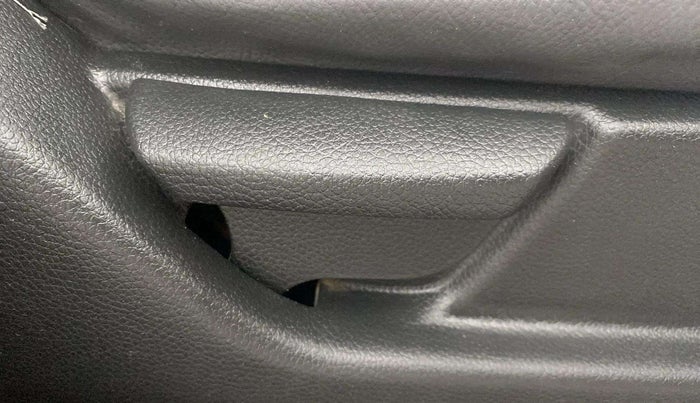 2018 Hyundai Eon ERA +, Petrol, Manual, 28,501 km, Driver Side Adjustment Panel