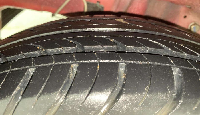 2018 Hyundai Eon ERA +, Petrol, Manual, 28,501 km, Right Rear Tyre Tread