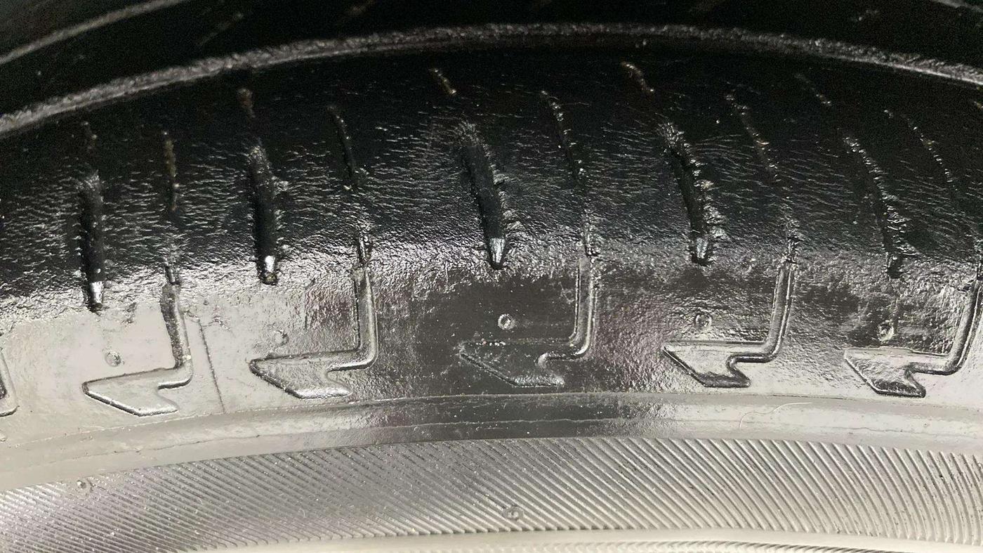 2019 Maruti IGNIS DELTA 1.2 AMT, Petrol, Automatic, 63,975 km, Right Front Tyre Tread
