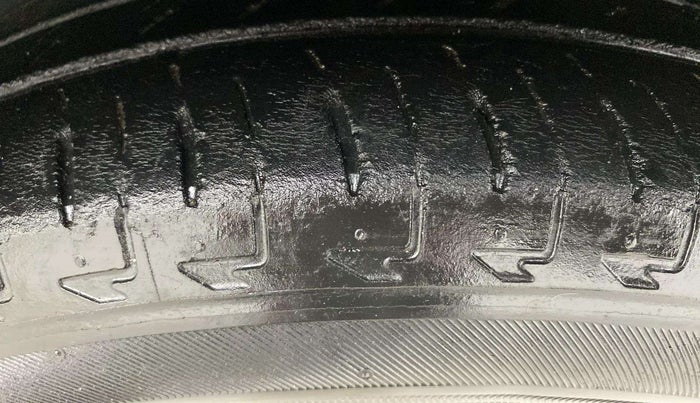 2019 Maruti IGNIS DELTA 1.2 AMT, Petrol, Automatic, 63,975 km, Right Front Tyre Tread