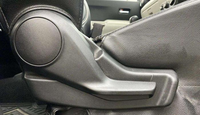 2019 Maruti IGNIS DELTA 1.2 AMT, Petrol, Automatic, 63,975 km, Driver Side Adjustment Panel